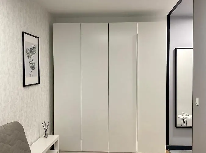 Apartment Enes Legnicka Street B