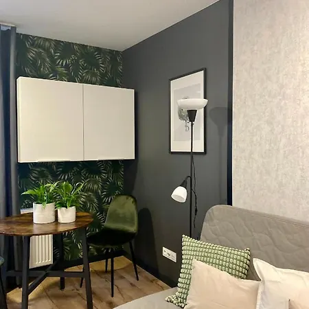 Enes Legnicka Street B Apartment