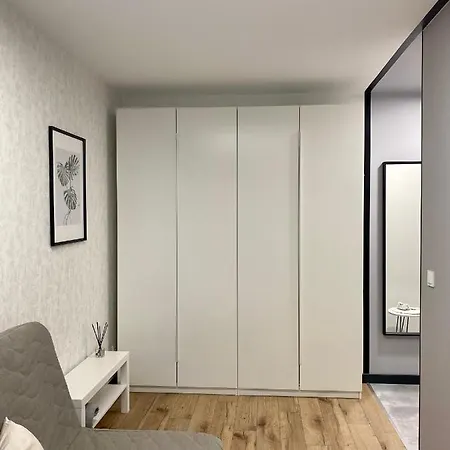 Apartment Enes Legnicka Street B