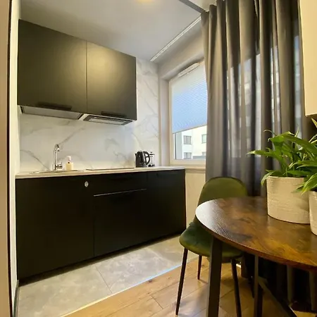 Enes Legnicka Street B Апартаменты Вроцлав